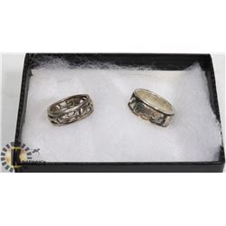 BOX WITH SET OF TWO .925 SILVER RINGS -