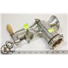 Image 1 : VINTAGE 8 MEAT GRINDER