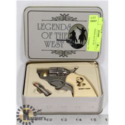 WYATT EARP KNIFE SET IN TIN