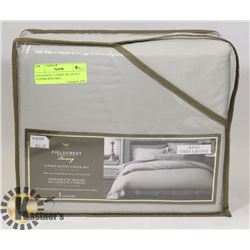 FIELDCREST LUXURY 3PC DUVET COVERS KING SIZE.