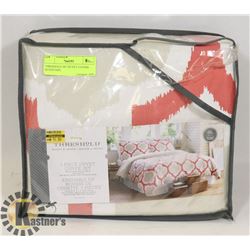 THRESHOLD 3PC DUVET COVERS QUEEN SIZE