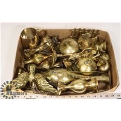HEAVY FLAT OF 20 BRASS ITEMS