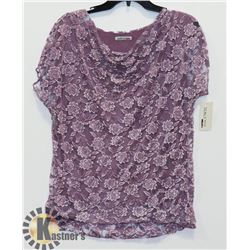 WOMAN'S SHIRT ONE SIZE FITS MOST