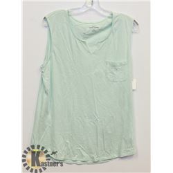 EDDIE BAUER SIZE XL WOMEN'S TOP.