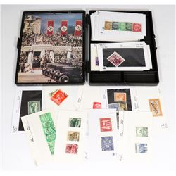 PLASTIC CASE WITH GERMAN SOLDIERS , CONTENTS