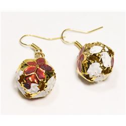 PAIR OF VINTAGE ENAMELED EARRINGS