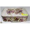 Image 1 : LARGE JEWELLERY BOX WITH JEWELLERY AND MORE