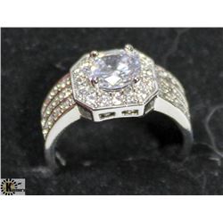 .925 ENGAGEMENT-STYLE SILVER RING WITH