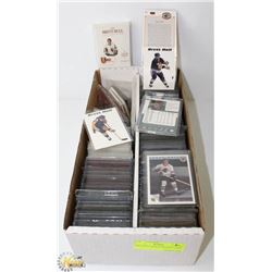 1600 COUNT BOX OF HOCKEY CARDS
