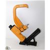 Image 1 : BOSTITCH COMMERCIAL FLOORING NAILER