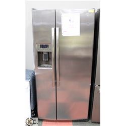 GE SIDE BY SIDE STAINLESS STEEL FRIDGE WITH WATER