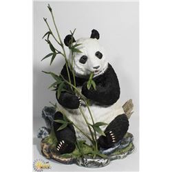 MARURI STUDIO LIMITED EDITION 428/3500 PORCELAIN