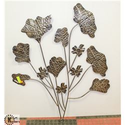 METAL WALL FLOWER ORNAMENT 40" X 35"