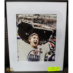 WAYNE GRETZKY 8 X 10" PHOTO
