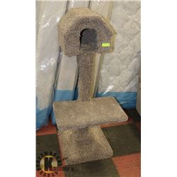 CAT HOUSE ON STAND WITH TIER