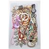 Image 1 : Tray lot of vintage and collectible jewellery and accessories including stone beaded necklaces, gent
