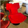 Image 1 : RED AND BLACK WING BACK SWIVEL LOUNGE CHAIR