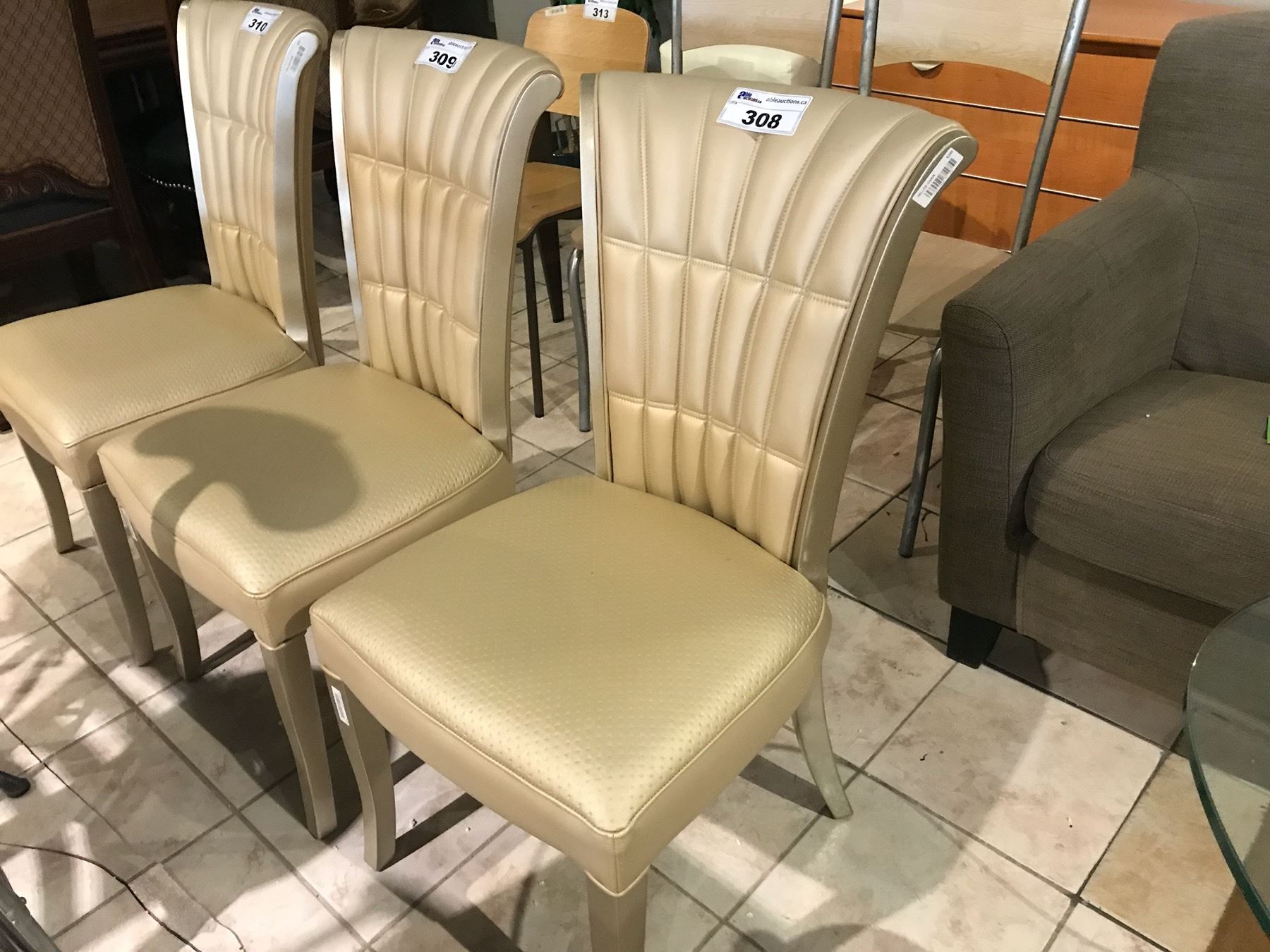 LIGHT BROWN TUFTED LEATHER DINING CHAIR