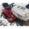 Image 2 : WHITE 1-155G LAWN TRACTOR