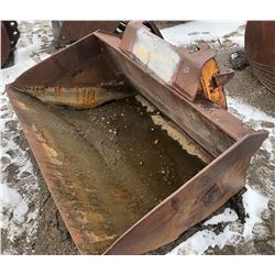 NYE 322 CAT 72" CLEANUP BUCKET