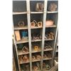 Image 1 : SHELF UNIT W / MISC BUCKET TEETH - MOST NEW