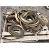 Image 1 : 2 X SKID LOTS OF STRAPS