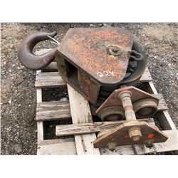 SKID LOT W / PULLEY & ROLLER