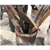 Image 1 : 14 X SHOVELS