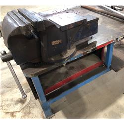 HEAVY WORK BENCH W / LARGE VICE