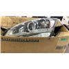 Image 1 : LEXUS LEFT HEADLIGHT