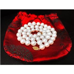 Stunning 49 Round Pearl Necklace With Gold Clasp
