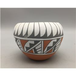 Mary Small Handmade Pot