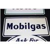 Image 3 : 1941 MOBIL MOBILOIL METRO GAS PUMP SIGNS