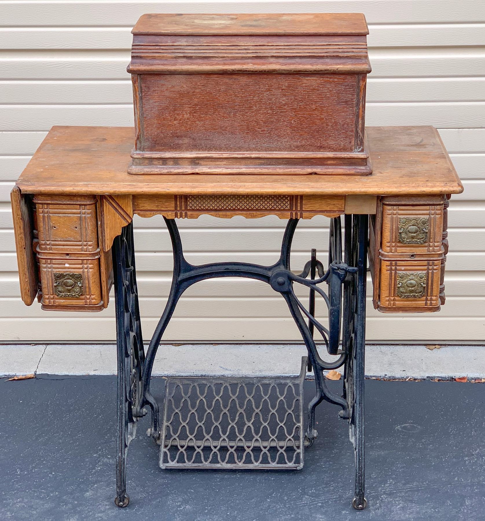 Singer Sewing Machine /