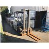 Image 2 : KOMATSU FG20TC-11 3580LBS CAPACITY 3 STAGE PROPANE FORKLIFT