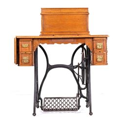 Antique Bonnet Top Singer Sewing Machine
