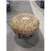 Image 1 : WICKER STYLE FOOT REST/SEAT