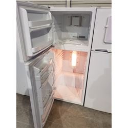 APARTMENT SIZE GE FRIDGE