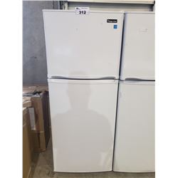 APARTMENT SIZE MAGIC CHEF FRIDGE