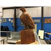 Image 1 : EAGLE CHAINSAW CARVING 29" TALL
