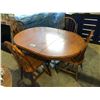 Image 1 : TABLE WITH LEAF AND 4 CHAIRS