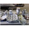 Image 1 : TABLE OF ROYAL ALBERT FINE CHINA OLD COUNTRY ROSES