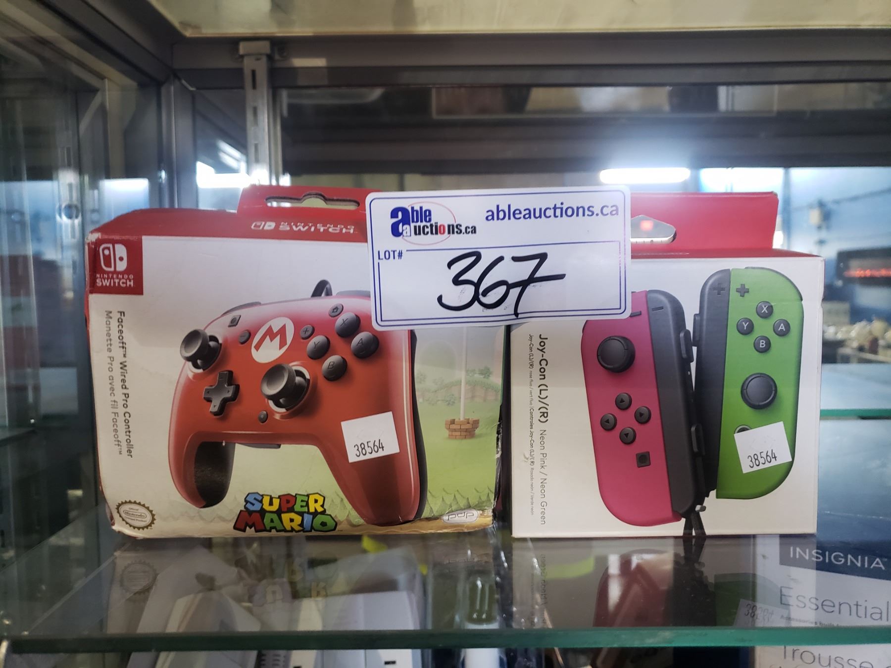 NINTENDO SWITCH JOYCON SET + MARIO THEMED WIRED PRO CONTROLLER Able