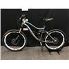 Image 8 : GREY NORCO RANGE FULL SUSPENSION 10 SPEED MOUNTAIN BIKE WITH FRONT AND REAR HYDRAULIC DISC BRAKES