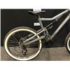 Image 2 : GREY SANTA CRUZ HECKLER 16 SPEED FULL SUSPENSION MOUNTAIN BIKE WITH FRONT AND REAR DISC BRAKES,