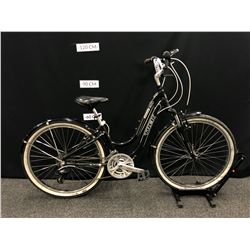BLACK TREK NAVIGATOR 2.0 21 SPEED FRONT SUSPENSION CRUISER BIKE, REAR DERAILLEUR NEEDS REPAIR