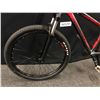 Image 8 : RED AND GREY GIANT TALON 27 SPEED FRONT SUSPENSION MOUNTAIN BIKE WITH REAR HYDRAULIC DISC BRAKE,