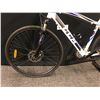 Image 8 : BLUE AND WHITE CCM KROSSPORT 21 SPEED FRONT SUSPENSION TRAIL BIKE WITH FRONT AND REAR DISC BRAKES,