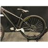 Image 8 : BLACK NO NAME SINGLE SPEED FRONT SUSPENSION DIRT JUMPING BIKE WITH REAR HYDRAULIC DISC BRAKE