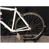 Image 8 : WHITE NO NAME SINGLE SPEED ROAD BIKE WITH FLIP-FLOP HUB